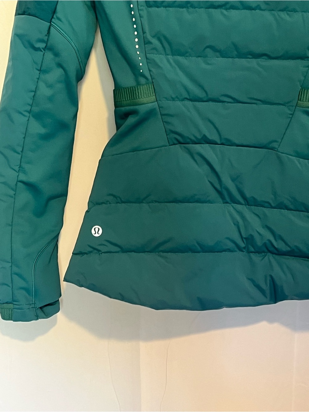 Lululemon Down For it All Running Puffer Jacket Women’s Size 2 Oceanic - Picture 7 of 8